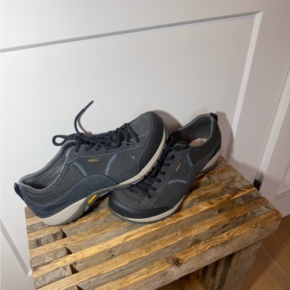 Dansko Paisley Leather Waterproof Outdoor Hiking Shoes. Casual, walking. Size 43 - Picture 8 of 9